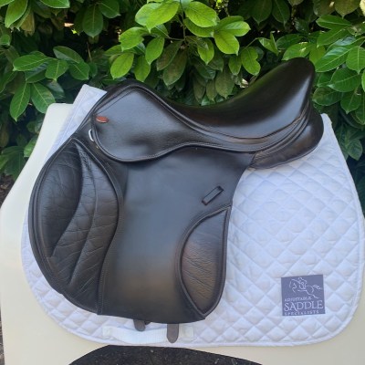 Kent & Masters 17.5” S-Series Jump (S3806)