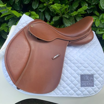 Wintec 17” Jump (S3468)
