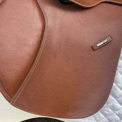 Wintec 17” Jump (S3468)
