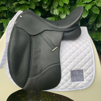 Wintec 17” Isabell Werth Original Dressage (S3518) 