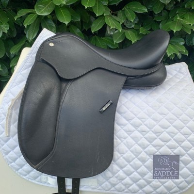 Wintec 16” Dressage (S3527)  
