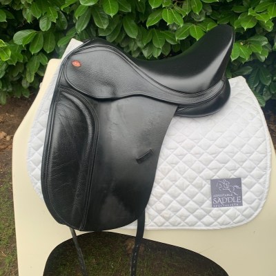 Kent & Masters 16.5” S-Series Low Profile Dressage - Moveable Block (S3529)