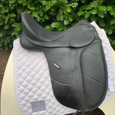 Wintec 17.5” Isabell Werth Dressage (S3618)